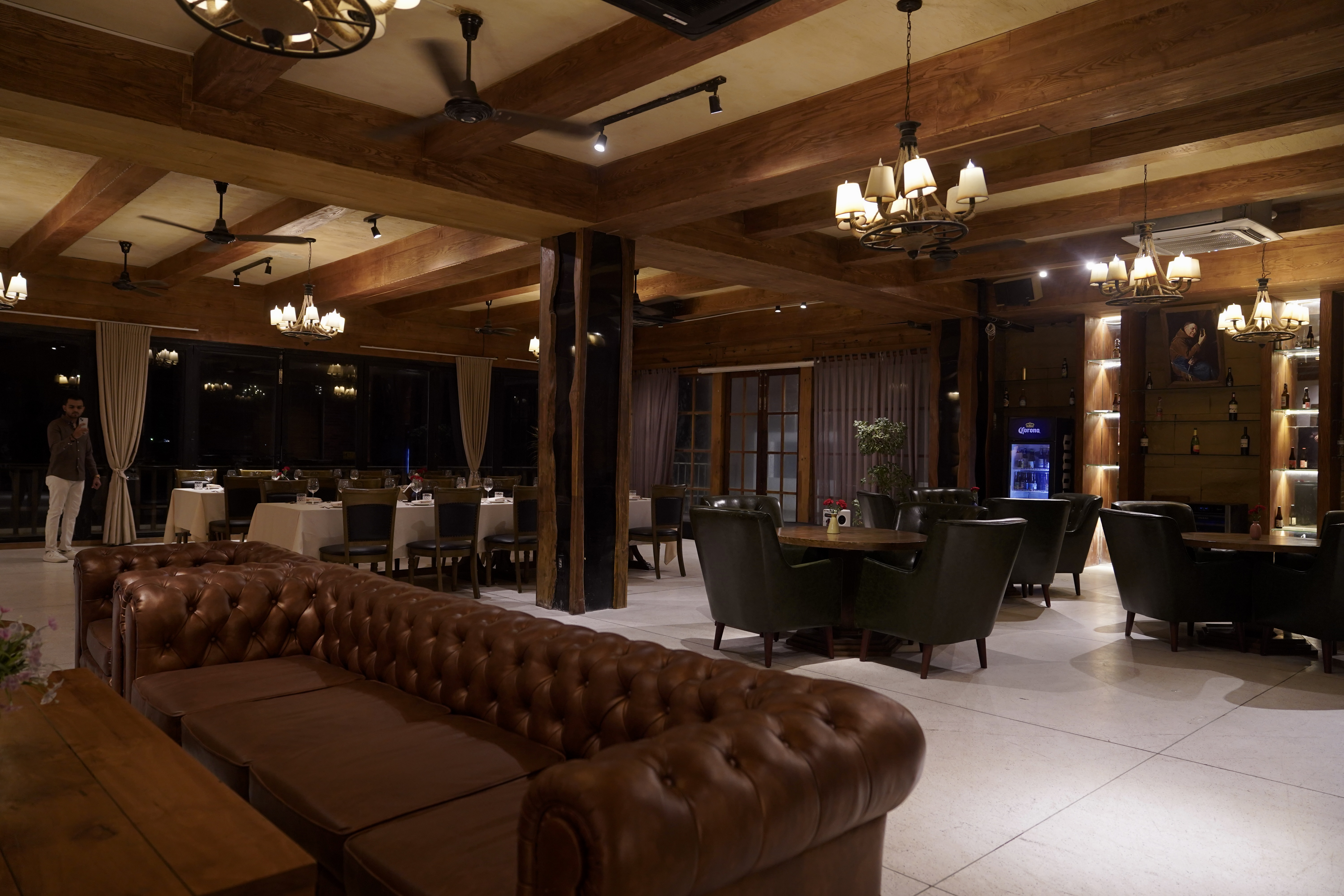 Four U Lounge Interior